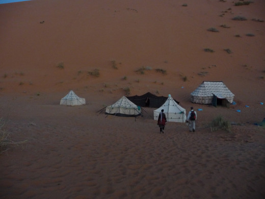 MAROC - Premier campement avec tente Berbère