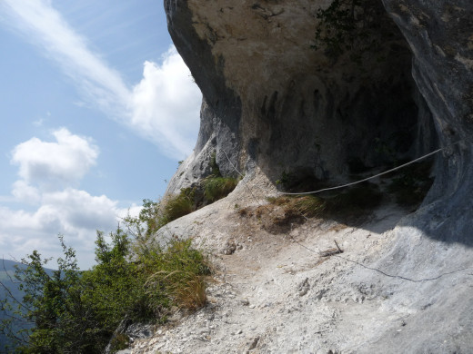 Via Ferrata Roche Veyrand - Deuxième tronçon, grottes