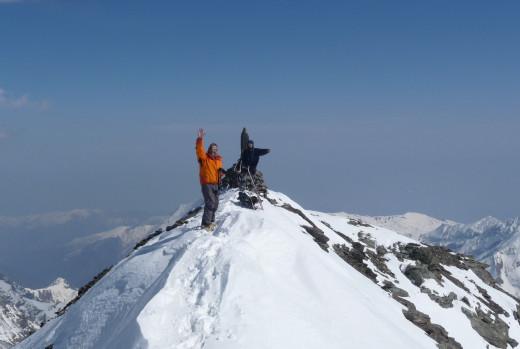 LA CROIX ROUSSE - Pascal et Jib au sommet avec la Vièrge