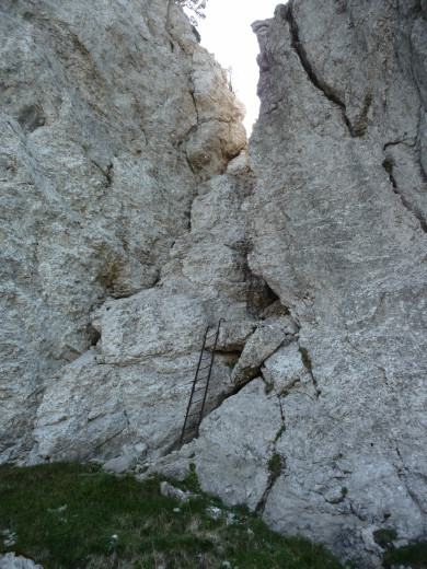 MONT MARGERIAZ PAR LA GROTTE - L`échelle