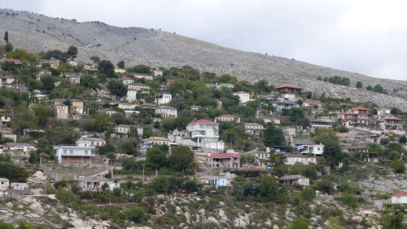 Albanie - Village dans la vallée de Gjirokaster